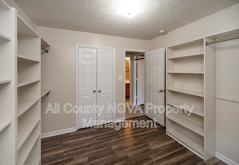 610 Kensington Dr — Photo 31