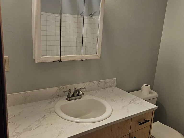 624 W Cedar St #14 — Photo 7