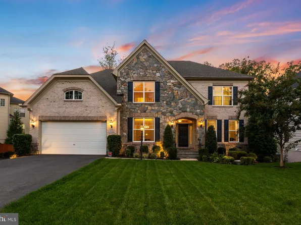 12128 Hickory Falls Ct, Woodbridge, VA 22192