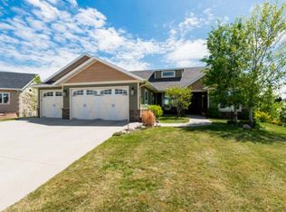 3605 Pebbleview Pl, Bismarck, ND 58503