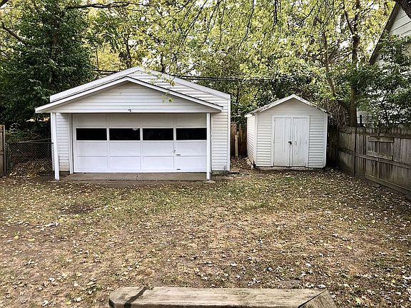 4th image of 4448 Clarewood Ave