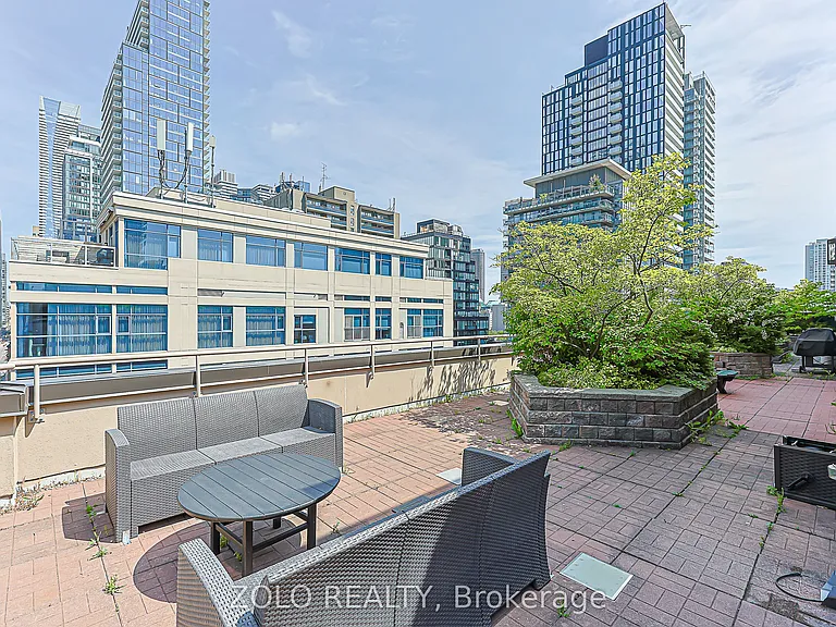 555 Yonge St #804 — Photo 23
