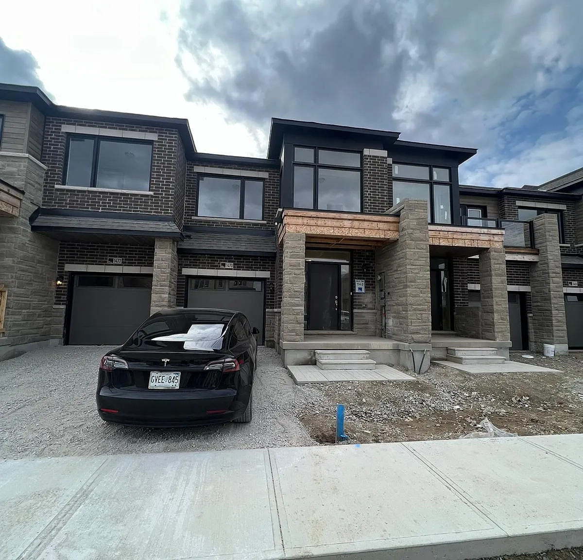 4 bed, $3,650 — Photo 1