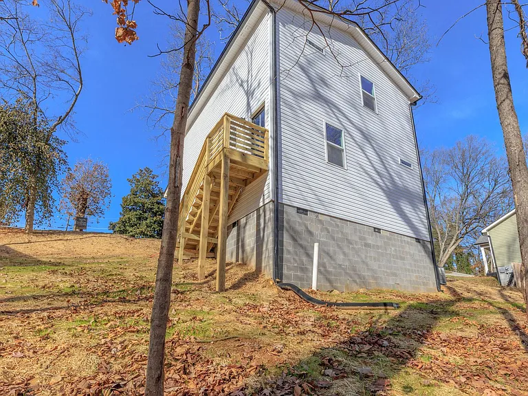 3624 Mountain View Dr — Photo 4