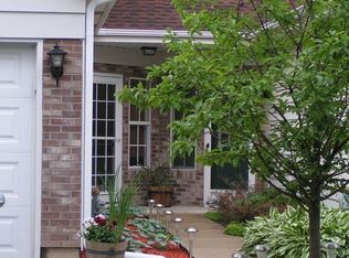 1122 Regency Ct, Schaumburg, IL 60193