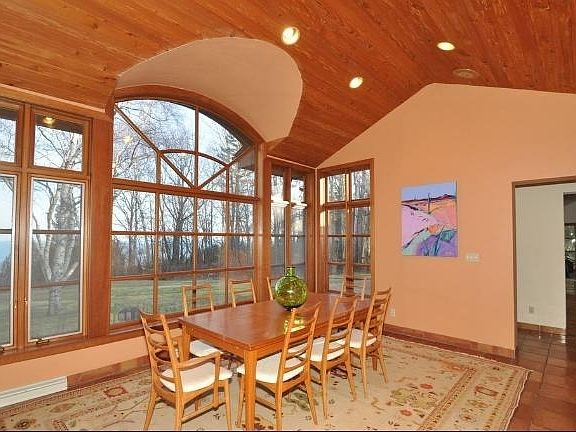 3rd image of 10156 N Sheridan Dr