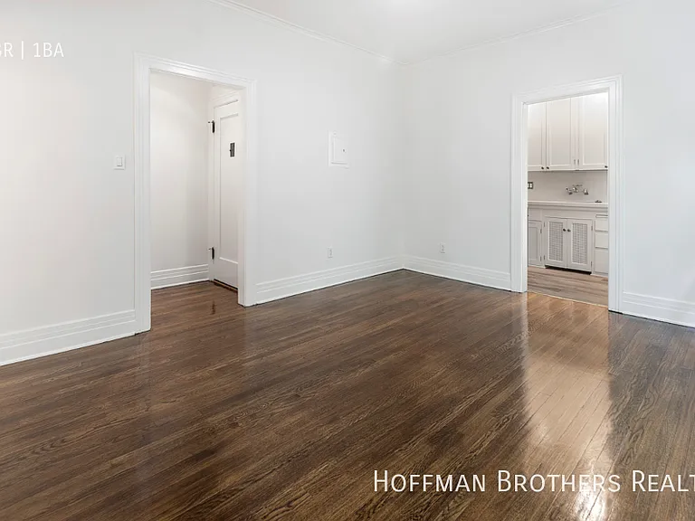 254 S Vendome St #4 — Photo 8