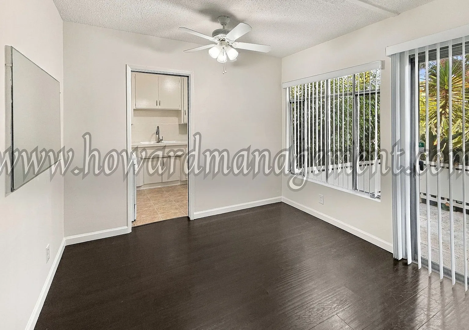 1427 Crest — Photo 3
