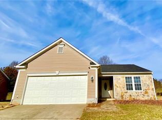 441 Camden Ridge Dr, Winston Salem, NC 27105