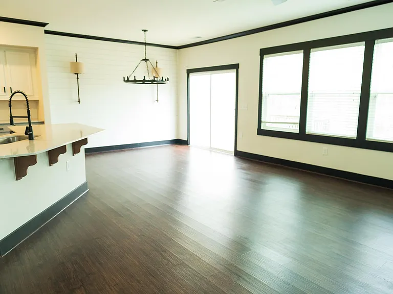 1013 Epiphany Rd — Photo 9