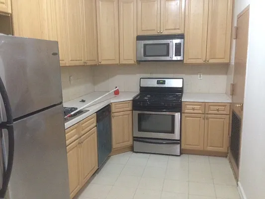 Rented by Flateau Realty | media 13