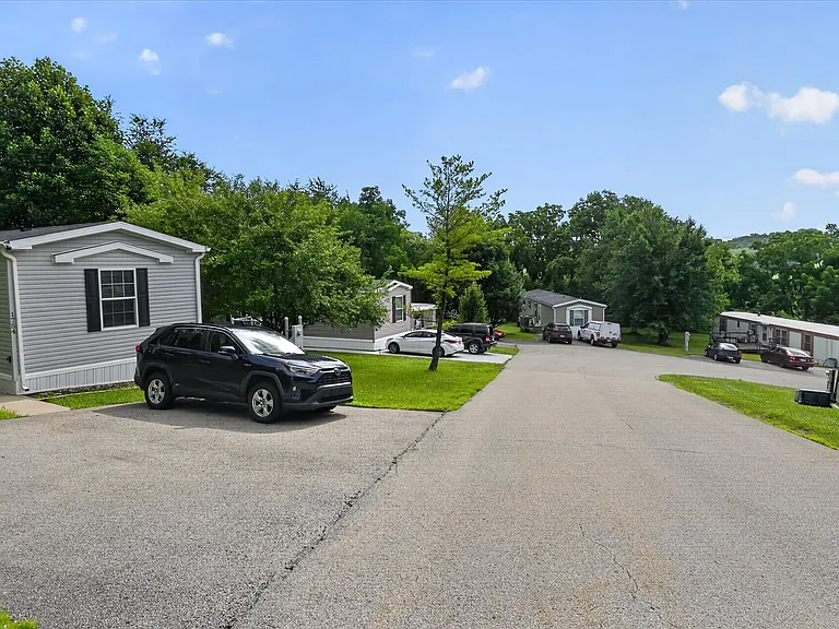 Hillside Estates — Photo 49