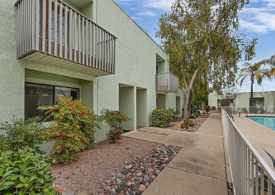 1st image of 7828 N La Canada Dr