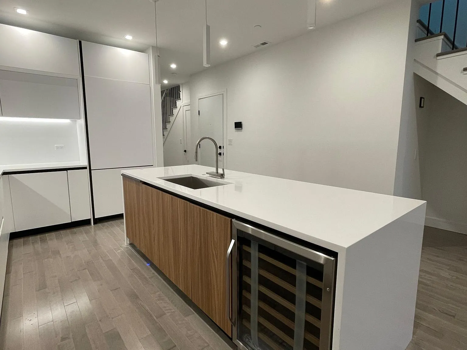 721 N Elizabeth St — Photo 4