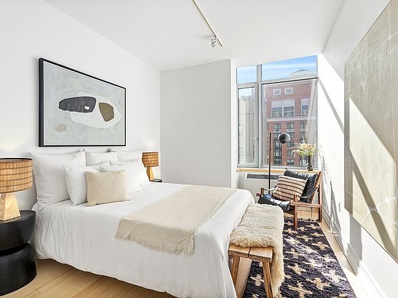 3rd image of 110 Livingston St APT 15N