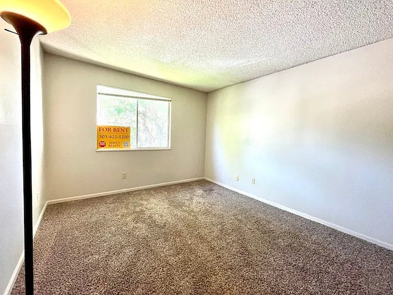 8555 Fairmount Dr #E203-E20 — Photo 11