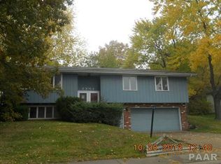 2804 N Kingston Dr, Peoria, IL 61604