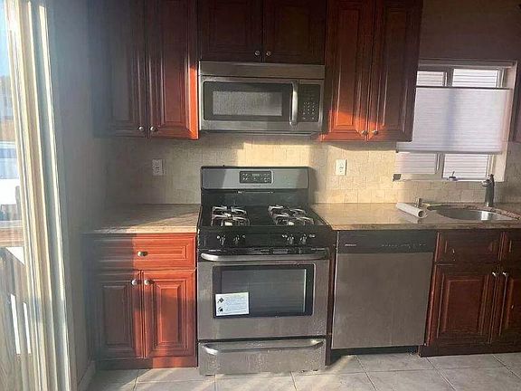 3rd image of 632 Britton Ave Unit 1 & 2