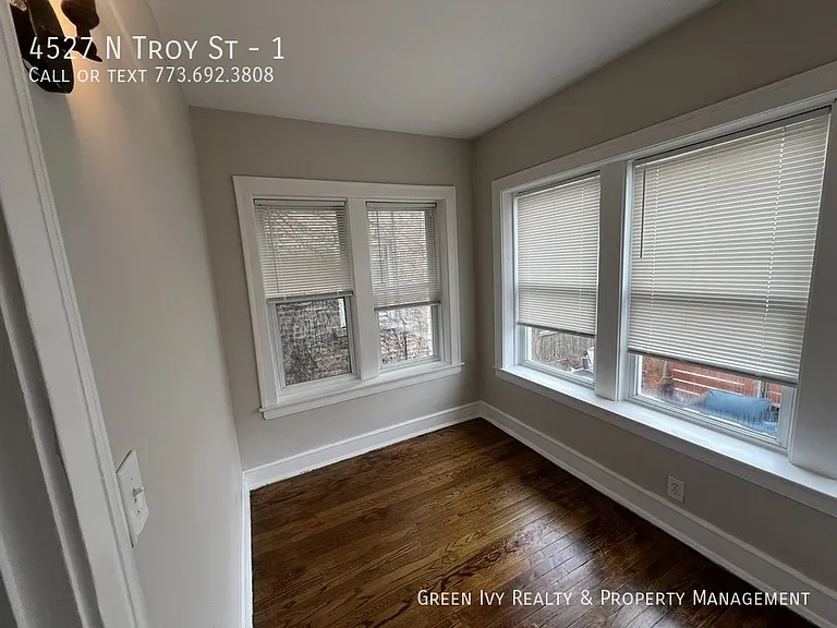4527 N Troy St #1 — Photo 8