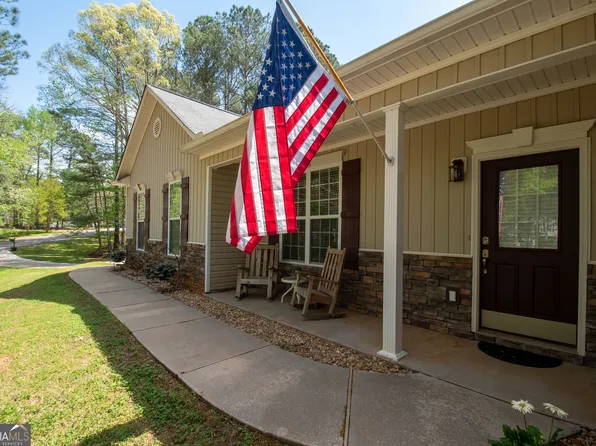 101 Philmont Ct, Lagrange, GA 30240