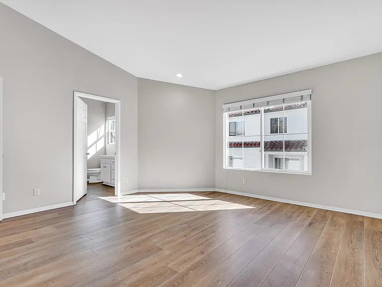 315 Westlake Vista Ln — Photo 34