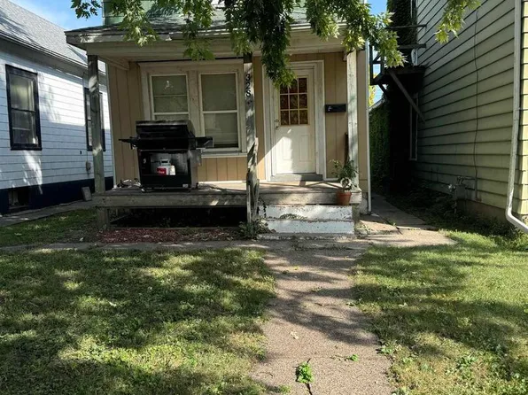 328 2nd Ave S, Clinton, IA 52732