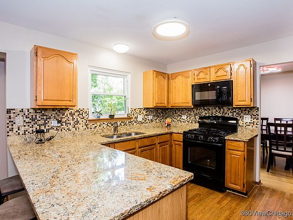 3rd image of 1116 W Crystal St