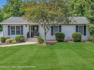 821 Wright Debow Rd, Jackson, NJ 08527