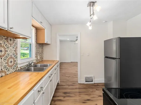 3009 E 60th St, Kansas City, MO 64130