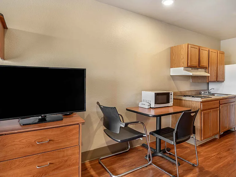 Studio Suite - 2 Full Beds