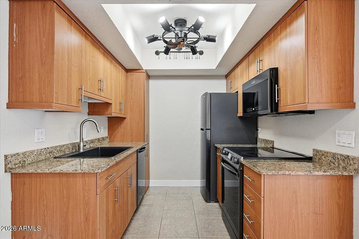2 bed, 2.0 bath, 1044 sqft, $2,450 — Photo 1