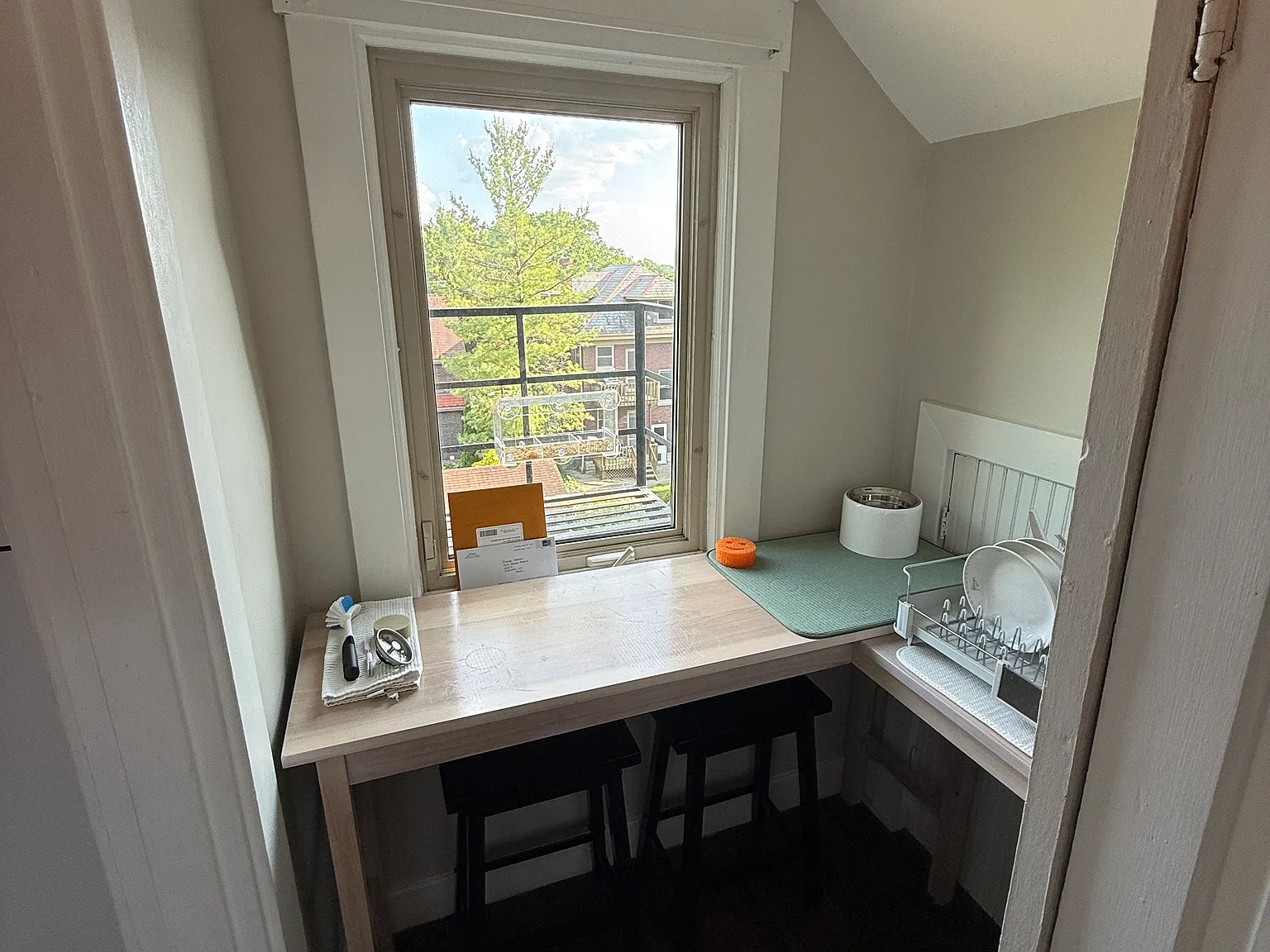 2 bed, 650 sqft, $1,200 — Photo 3