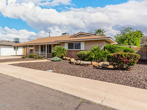 3rd image of 6426 E LEWIS Avenue