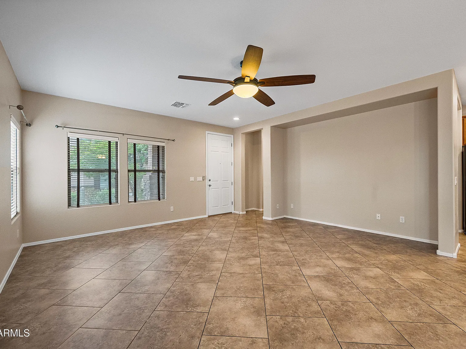 3 bed, 2.5 bath, 1818 sqft, $2,500 — Photo 4