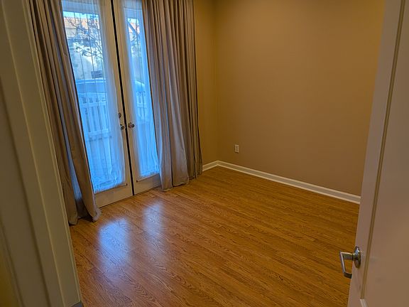 3rd image of 10186 Imperial Ave