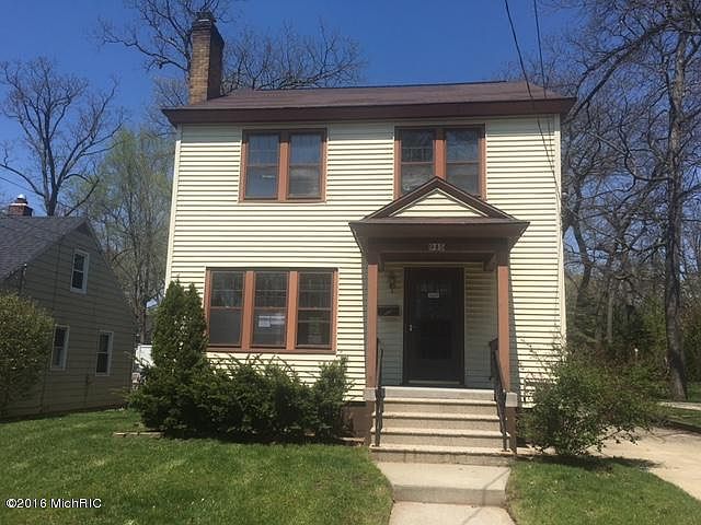 1st image of 945 Joslin St SE