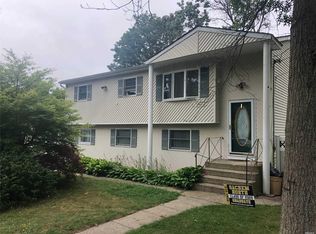 1671 Claas Ave, Holbrook, NY 11741