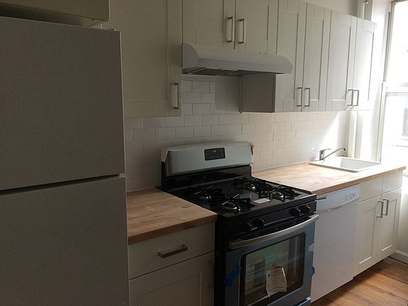 4th image of 442 15th St APT 4R