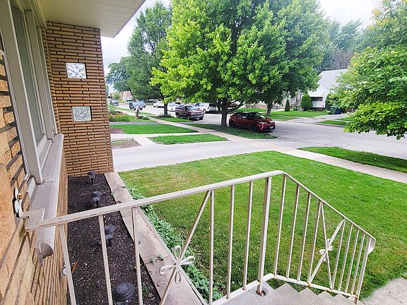 4th image of 8828 S Mozart Ave