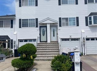 499 Medina St, Staten Island, NY