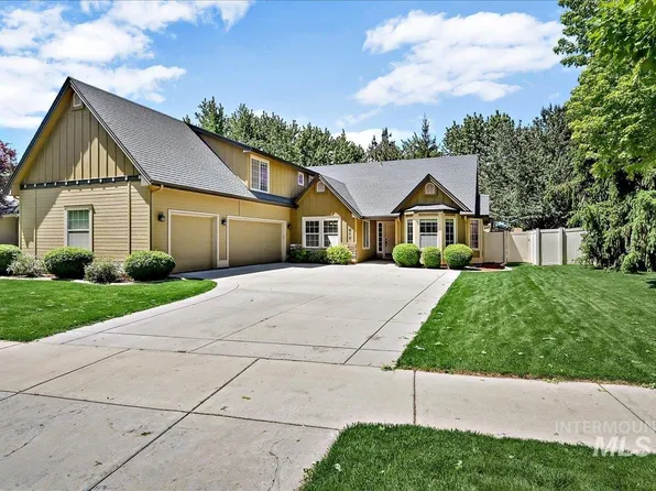 817 N Shadowridge Ave, Eagle, ID 83616