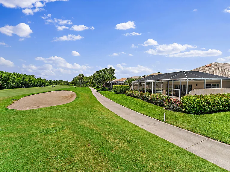 8485 SE Palm Hammock Ln — Photo 47