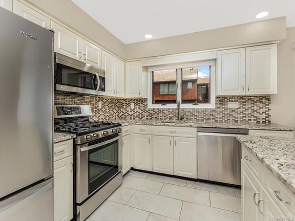 4th image of 19 Braemar Ct