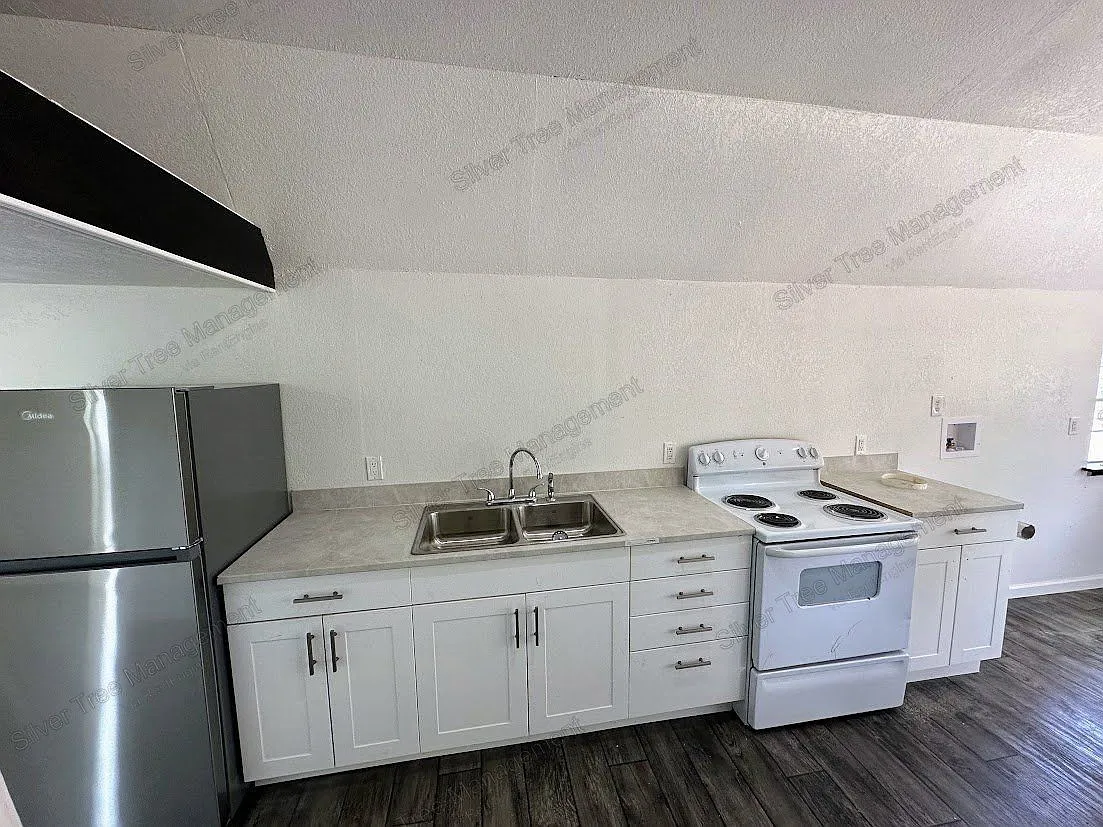 1 bed, 1.0 bath, 400 sqft, $600 — Photo 3