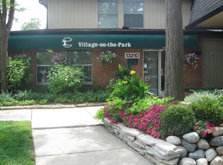 13220 Village Park Dr APT 1013, Southgate, MI 48195