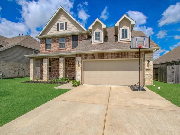 12319 Gatewood Dr, Mont Belvieu, TX 77535