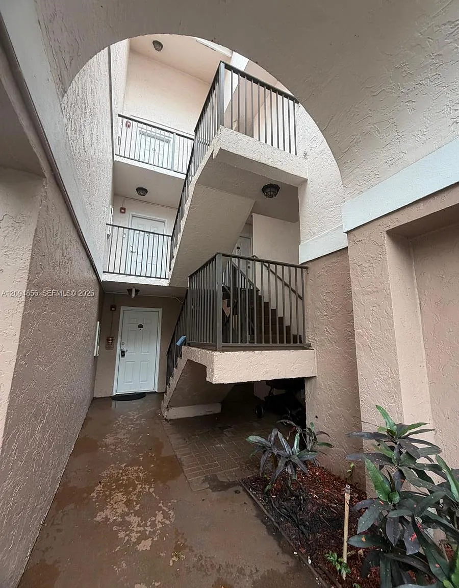 Grand Marquis Condo Homes — Photo 3