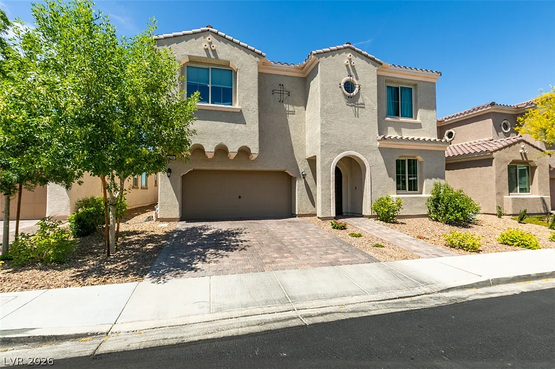 4 bed, 2.5 bath, 3232 sqft, $3,700 — Photo 1