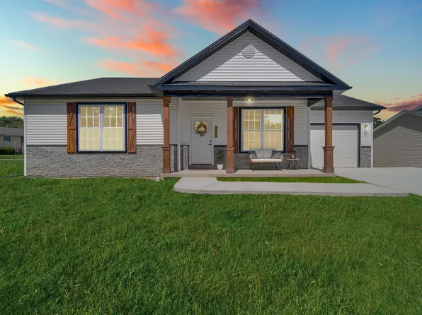 7465 Jennings Pl, Merrillville, IN 46410