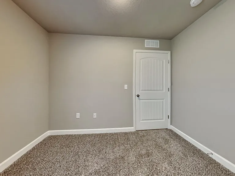 203 Lily St — Photo 18